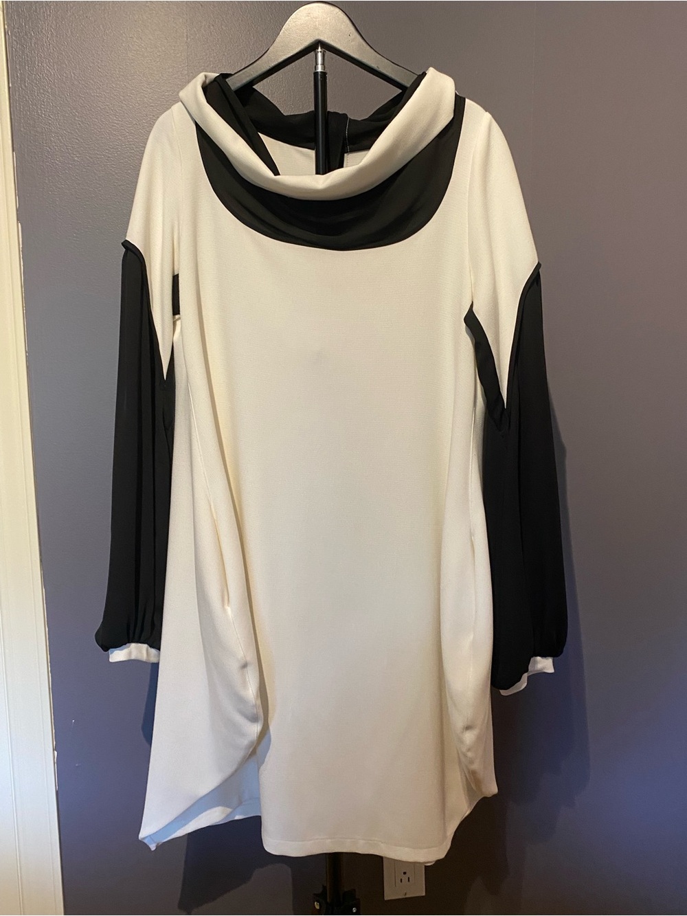 Women's Two-Tone Black and Cream Long Sleeve Dress